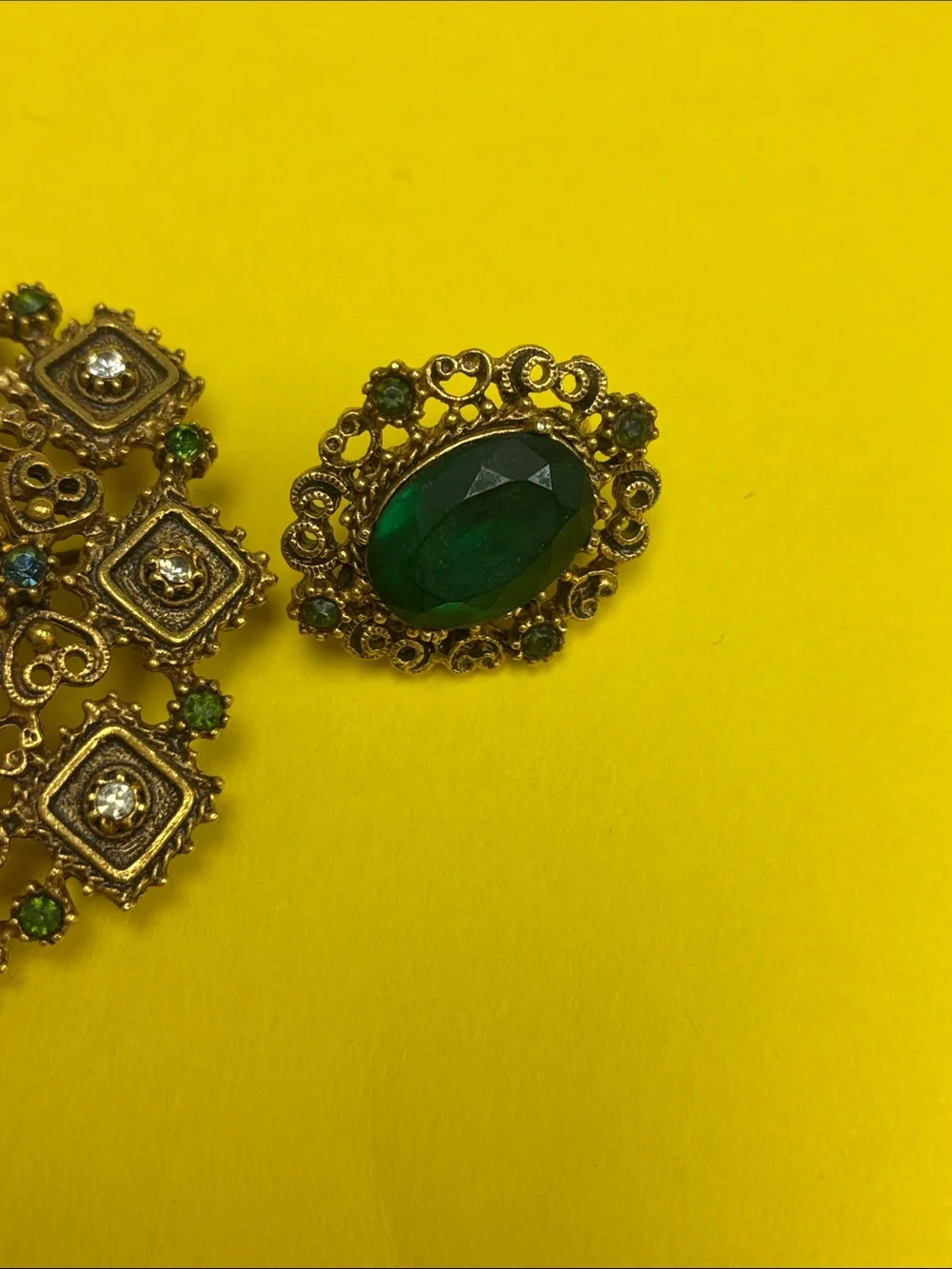 Vintage-Inspired Gold Tone Brooch and Earrings Set with Emerald Green Stones
